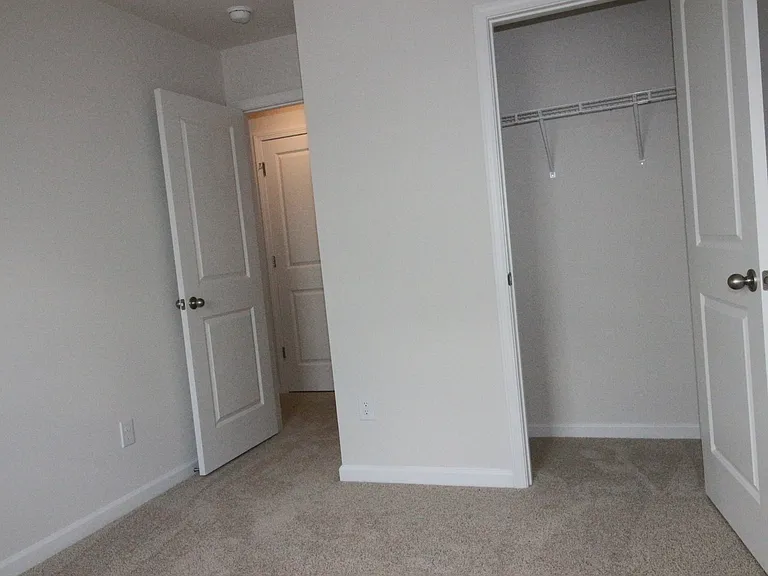 1185 Evelynnview Ln — Photo 16