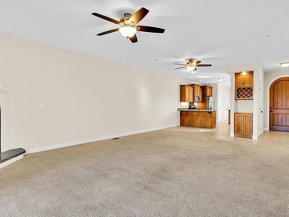 5th image of 4419 Turnberry Cres