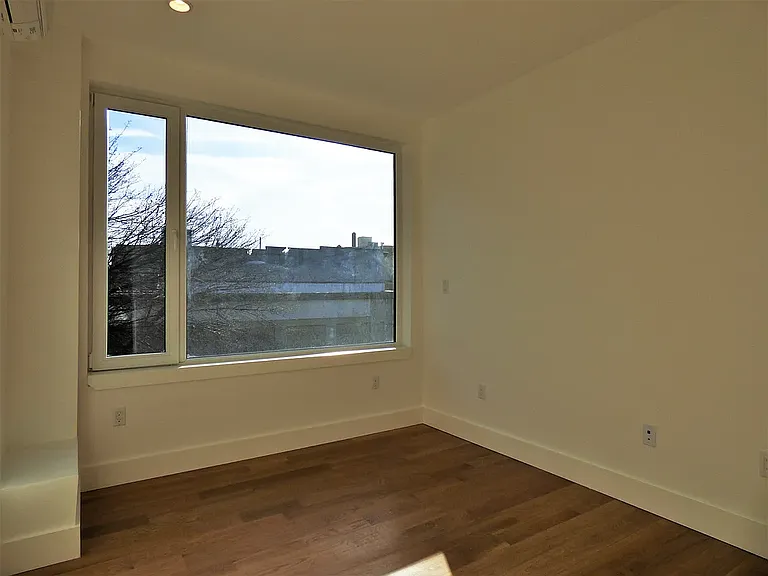 309 Grand St #2B — Photo 5