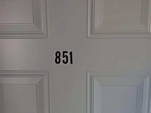 851 Wellington Blvd #851