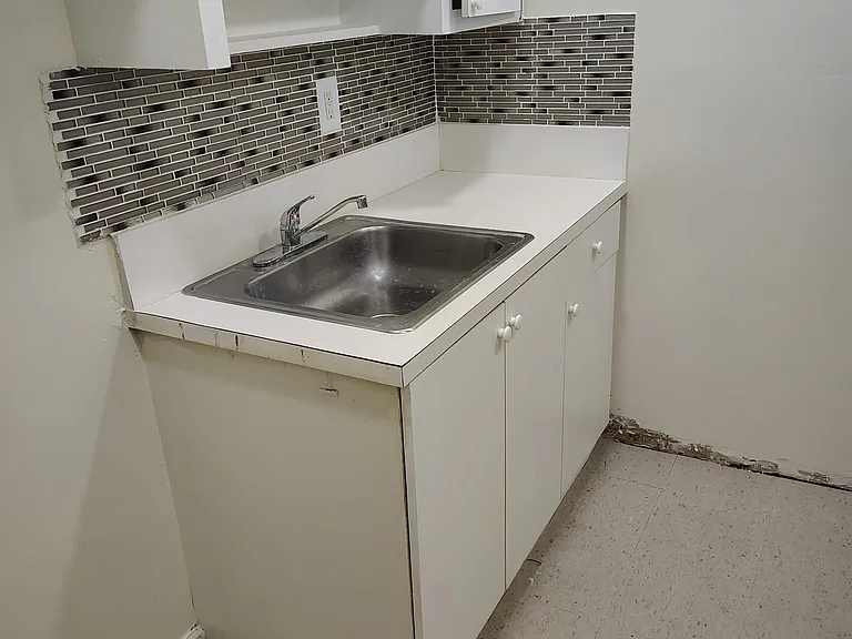 1250 Westland Apartments — Photo 41