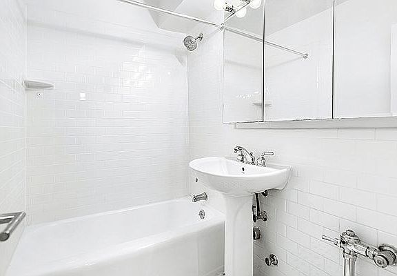 5th image of 630 Lenox Ave APT 6C