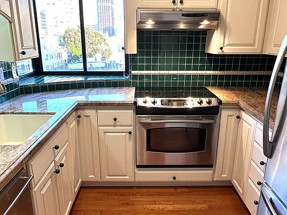 2nd image of 900 Bush St APT 820