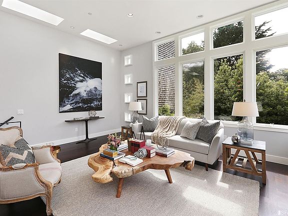 4th image of 119 Lyon St #C