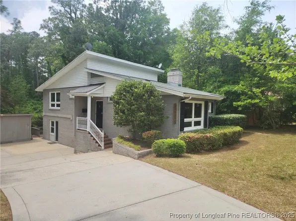 2519 Mirror Lake Dr, Fayetteville, NC 28303