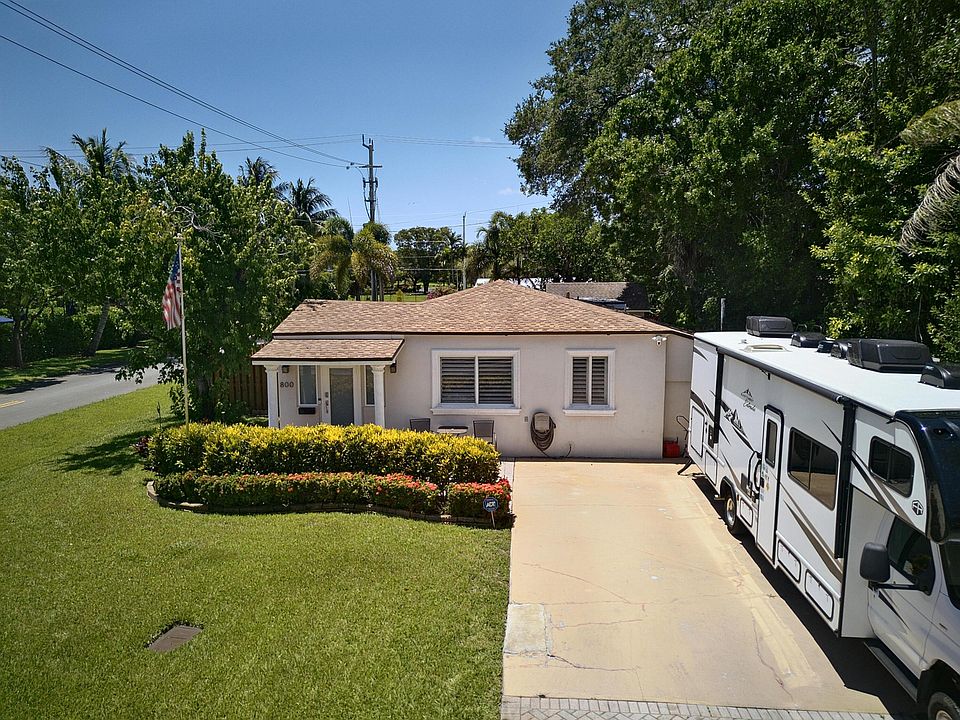 1st image of 800 SW 19TH Street