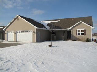 W6028 Nettie Dr, APPLETON, WI 54915