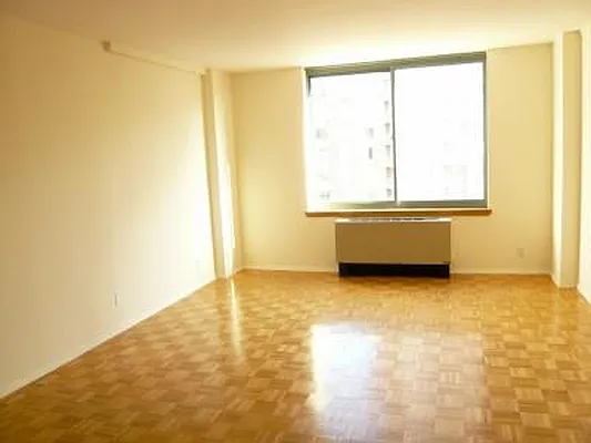 Sold by A & I Broadway | media 27