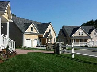 11 Stonecroft Cir, North Kingstown, RI 02852