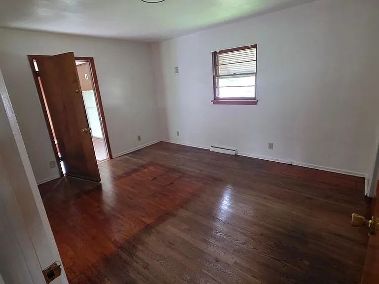 3415 Barber St — Photo 9