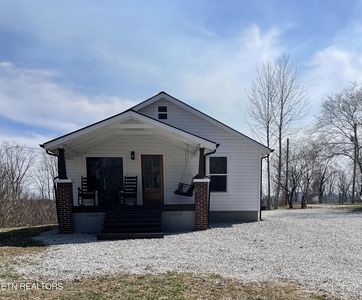 225 Hatmaker Ridge Rd, Jacksboro, TN, 37757