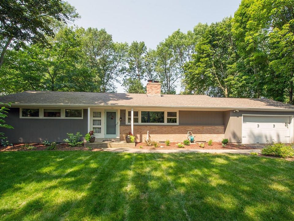 1st image of 9071 N Lake Dr