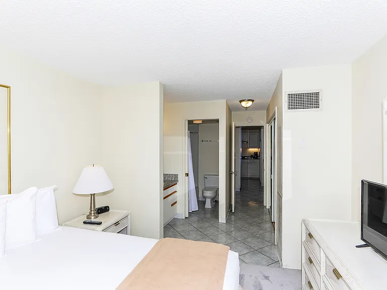 1910 Ala Moana Blvd #21B — Photo 31