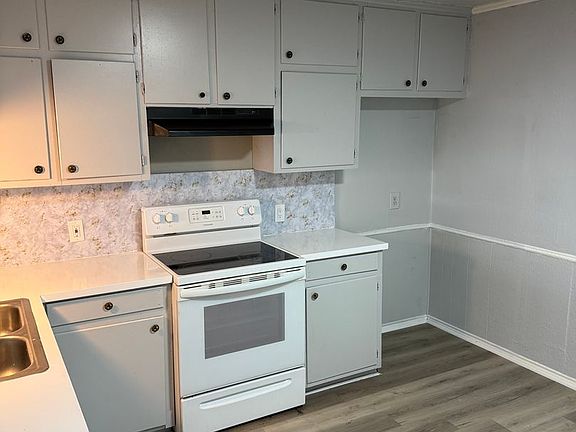 4th image of 3266 Matthews Dr APT B