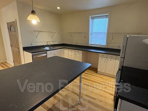 3rd image of 80 Hudson Ave APT 3
