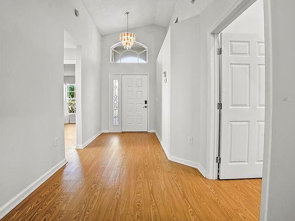 4th image of 5025 Robino Circle