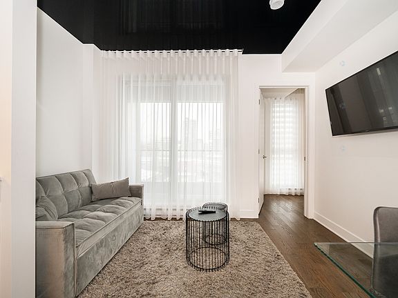 4th image of 101 Rue Peel #554