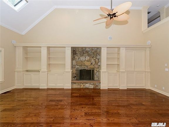 4th image of 16 Woodfield Ln