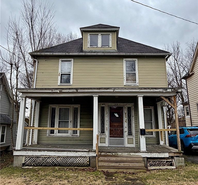 1st image of 104 Falconer St