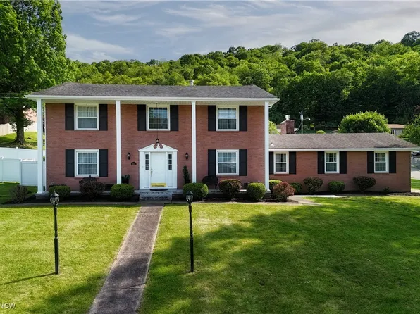 327 Country Club Blvd, Weirton, WV 26062