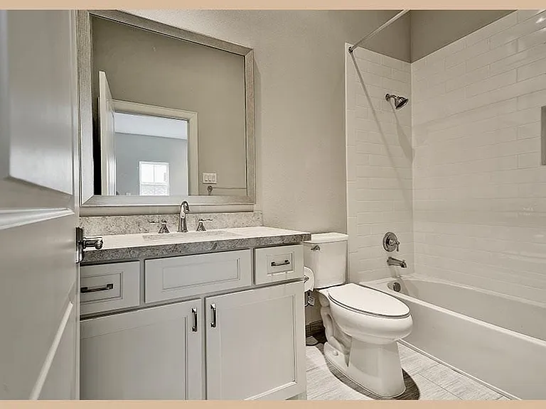 215 Willow St — Photo 23