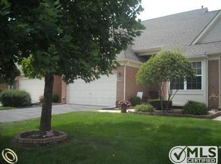 5480 Greenway Dr, Trenton, MI