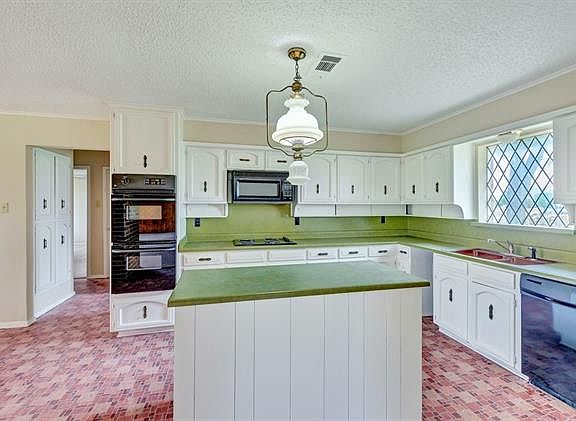 4th image of 129 Frank Ln
