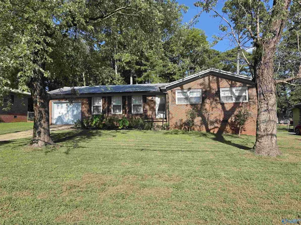 2309 Laverne Dr NW, Huntsville, AL 35810