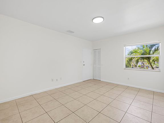 5th image of 573 NE 82nd St #10