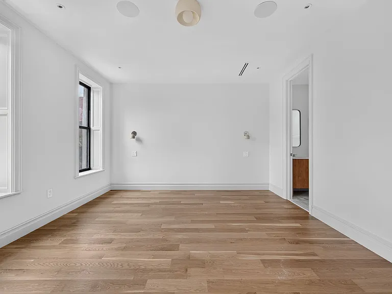552 Macon St #2 — Photo 19