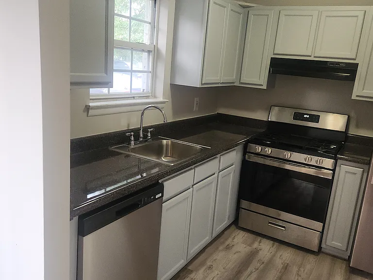 Pine Gate Apartments — Photo 11