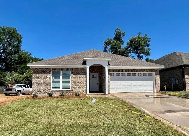 3 bed, 1808 sqft, $1,900 — Photo 1