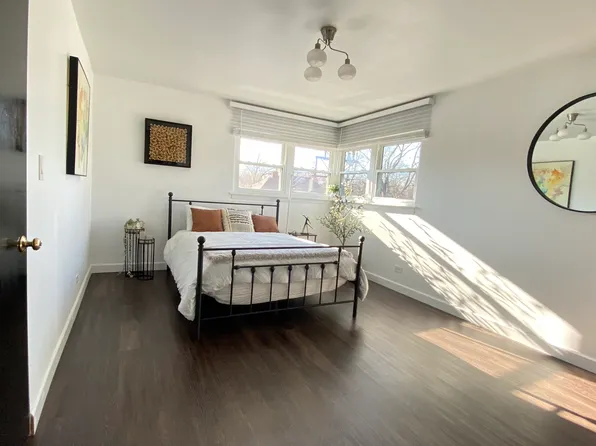 3006 Harlem Ave APT 2W, Riverside, IL 60546