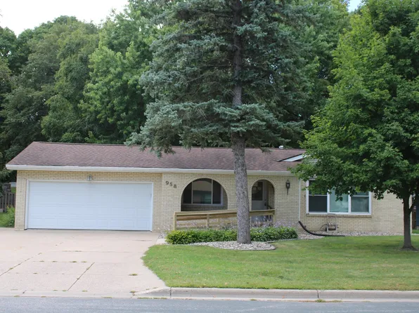 958 Jorgenson St SE, Hutchinson, MN 55350