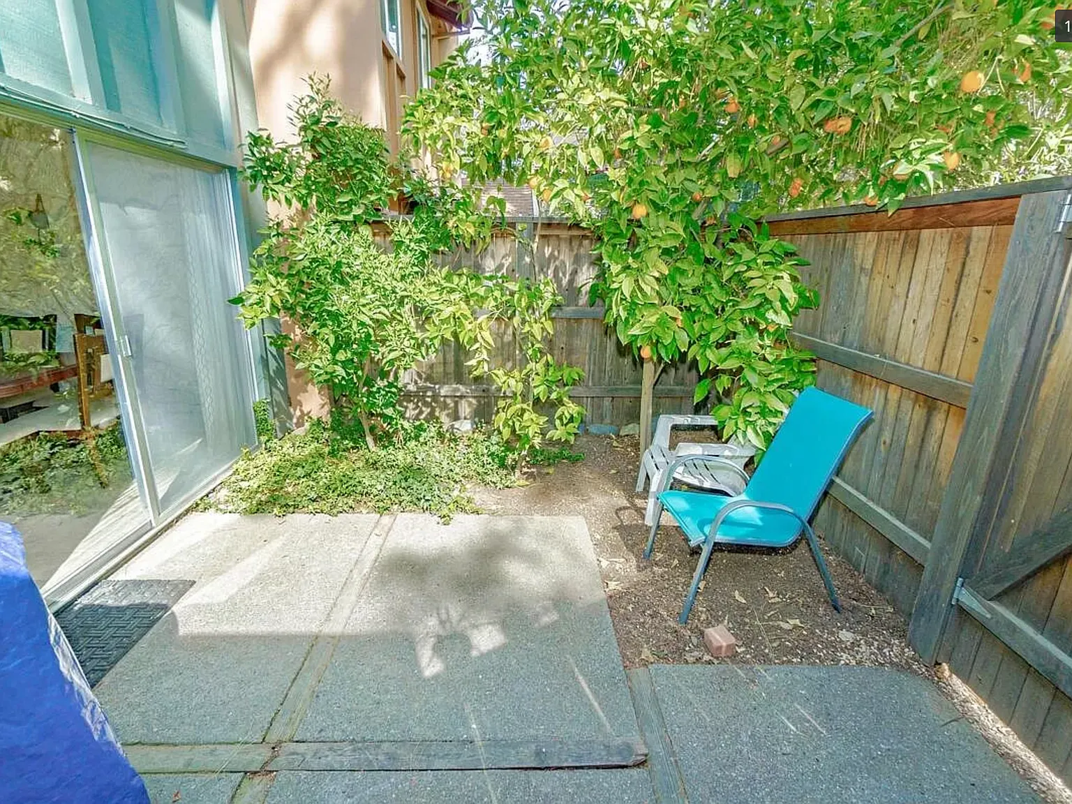 2 bed, 1.5 bath, 1120 sqft, $2,400 — Photo 2