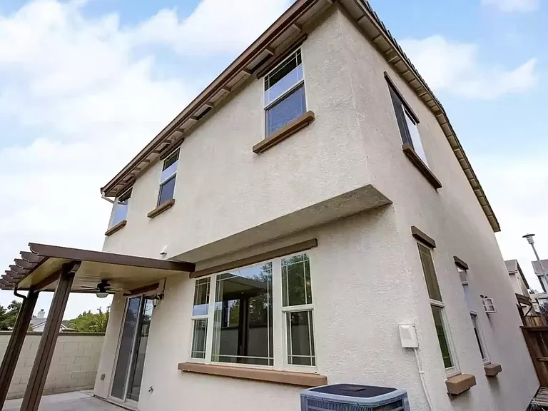 573 Addison Ct — Photo 14
