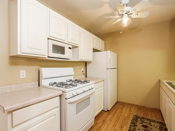 3rd image of 1601 N Innsbruck Dr NE Unit 247