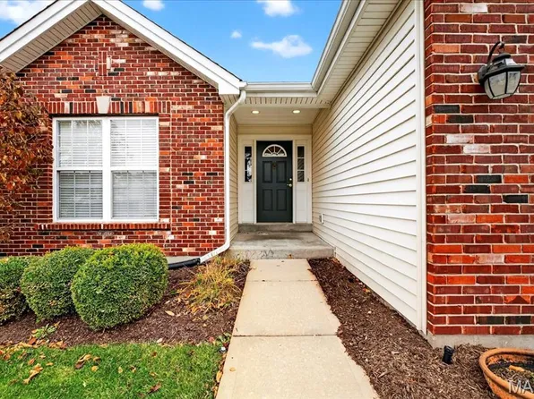 2514 Newpoint Dr, Ballwin, MO 63011
