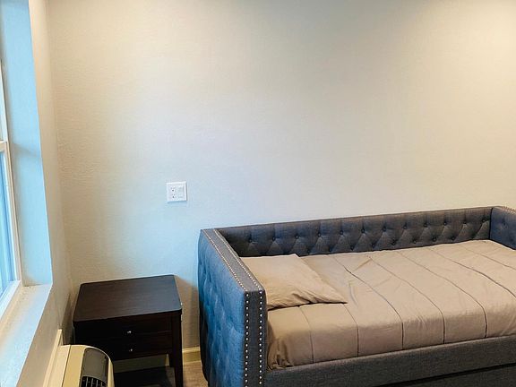 4th image of 2617 Napoleon St #1-15