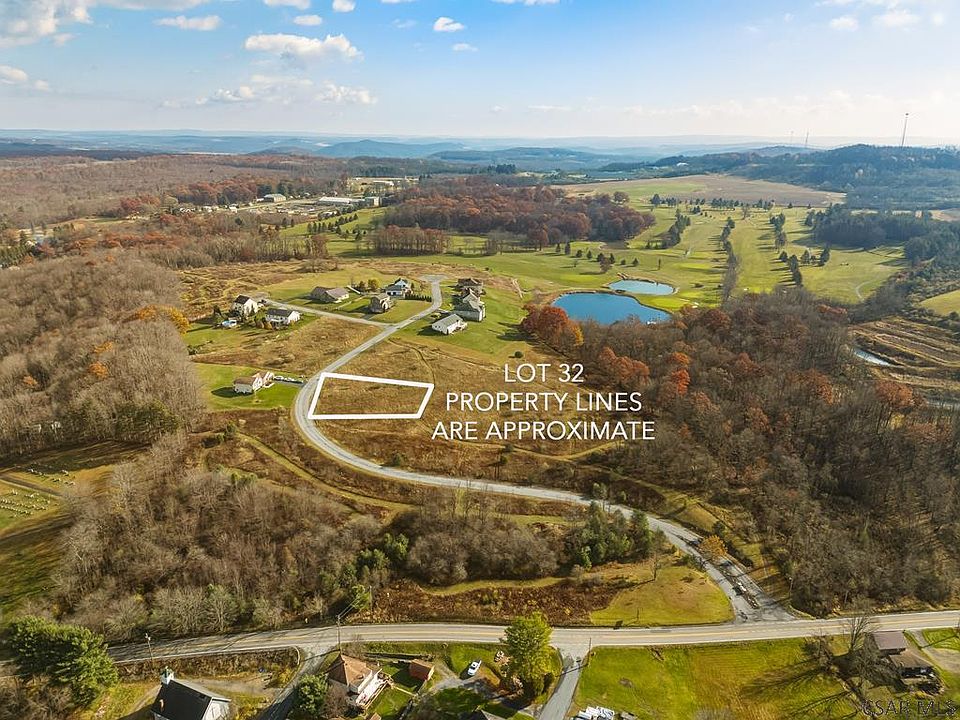 1st image of 32 Oak Crest Dr #32