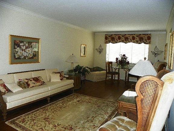 3rd image of 2810 Hocking Dr