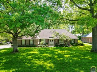 116 SW Fairlawn Rd, Topeka, KS 66606