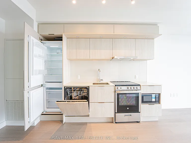 448 Burnhamthorpe Rd W #6701 — Photo 12