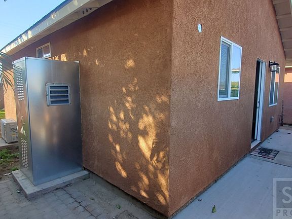 2nd image of 1102A W Hermosa Dr
