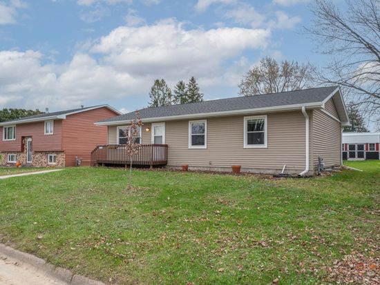 235 3rd Ave NE, Plainview, MN 55964