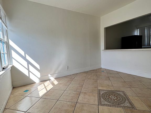 4th image of 2920 Kalmia St APT E