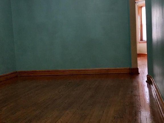 4th image of 5340 W Drummond Pl #2