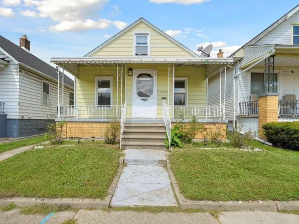 2413 Botsford St, Hamtramck, MI 48212