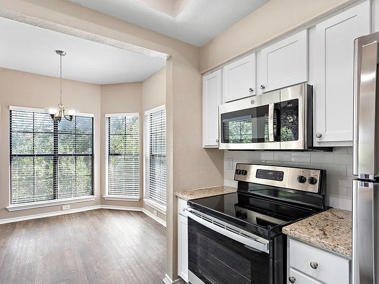Spacious, Well Lit Kitchens