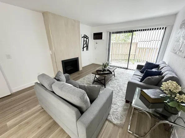 9889 Caminito Marlock APT 9, San Diego, CA 92131